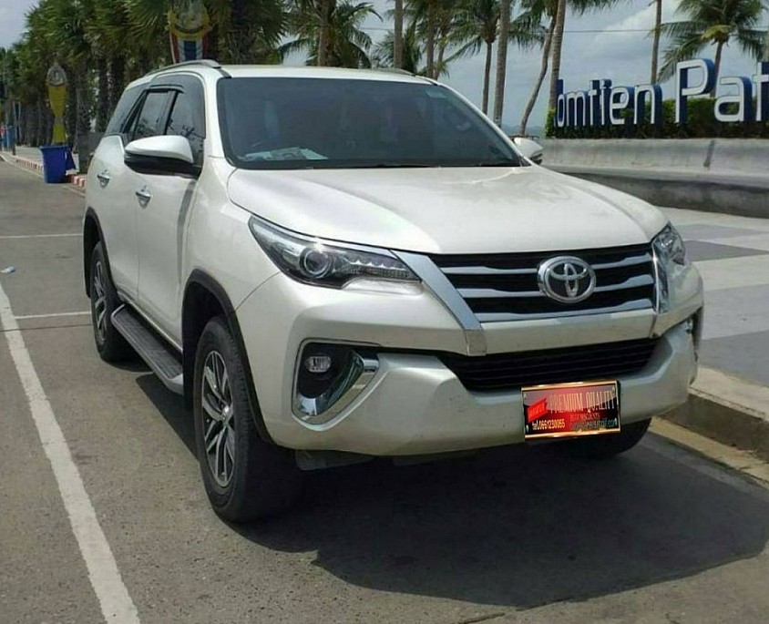 บริการจองรถ 7 ที่นั่ง SUV